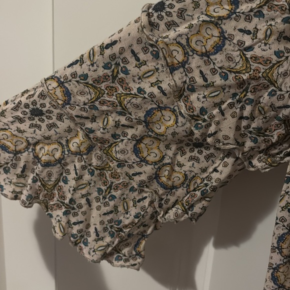 Ella Moss off the shoulder Blouse - Picture 4 of 5